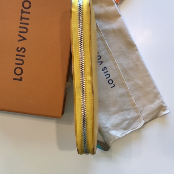 LOUIS VUITTON Zippy Long Wallet Epi Leather Mimosa - Picture 15 of 15